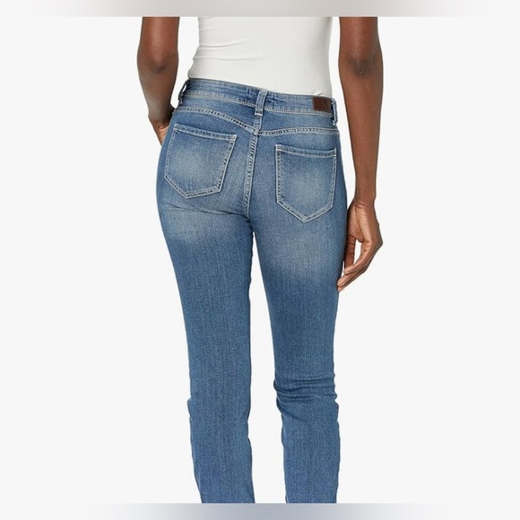 NEW-JORDACHE  Classic 
Women’s Straight- High Rise Jeans
Stretchy and soft - Picture 5 of 10